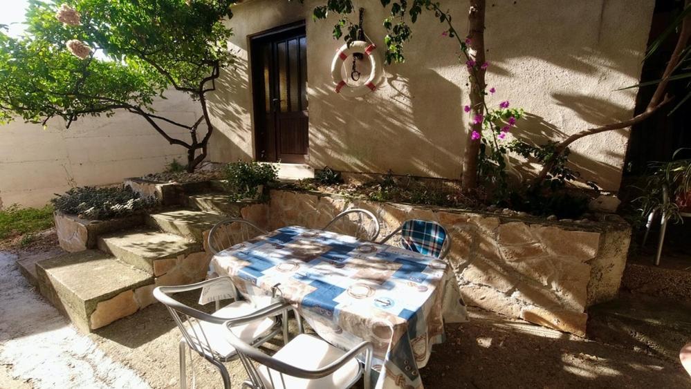 Apartman Dolores Kuciste Exterior photo